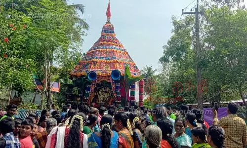 கமலநாதர் கோவில் தேரோட்டம்