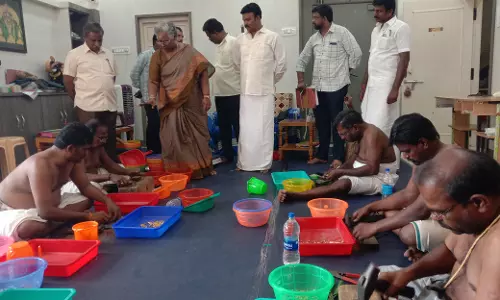 திருச்செந்தூர் சுப்பிரமணிய சுவாமி கோவிலில்தங்க நகையில் பிற உலோகங்களை பிரித்தெடுக்கும் பணி நிறைவு