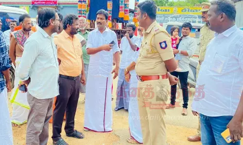 தொடர் மழையால் தண்ணீர் வரத்து அதிகரிப்பு: மானாமதுரை வைகை ஆற்றில் இறங்கும் வீர அழகர்-கரையில் நின்று தரிசிக்க பக்தர்களுக்கு வேண்டுகோள்