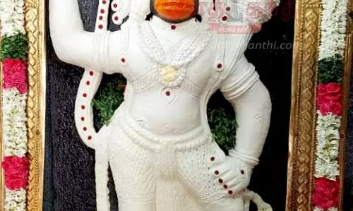 அக்னி நட்சத்திரம் தொடக்கம்:தர்மபுரி ஆஞ்சநேயர் கோவிலில் சிறப்பு பூஜை அக்னி நட்சத்திரம் தொடக்கம்:தர்மபுரி ஆஞ்சநேயர் கோவிலில் சிறப்பு பூஜை