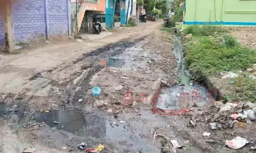 கழிவுநீர் கால்வாய் இல்லாததால் சுகாதார சீர்கேடு