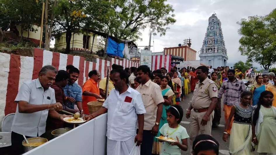 பெரியகுளம் கைலாசநாதர் கோவிலில் சித்ரா பவுர்ணமி கிரிவலம் பெரியகுளம் கைலாசநாதர் கோவிலில் சித்ரா பவுர்ணமி கிரிவலம்