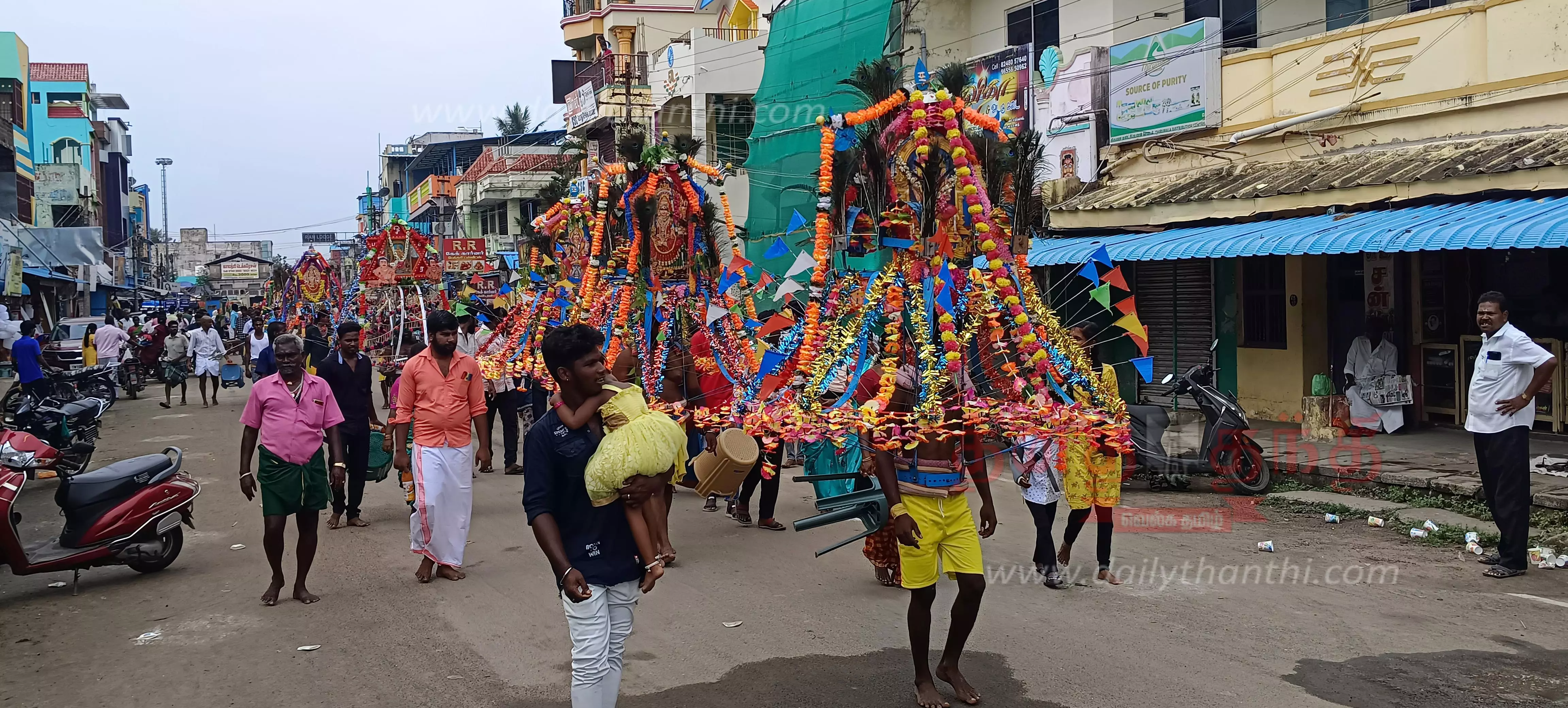 கோவில்களில் சிறப்பு வழிபாடு கோவில்களில் சிறப்பு வழிபாடு