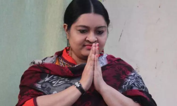 சொத்து குவிப்பு வழக்கில் பறிமுதல் செய்யப்பட்ட ஜெயலலிதாவின் பொருட்களுக்கு உரிமை கோரும் ஜெ.தீபாமனு தாக்கல் செய்ய நீதிபதி உத்தரவு சொத்து குவிப்பு வழக்கில் பறிமுதல் செய்யப்பட்ட ஜெயலலிதாவின் பொருட்களுக்கு உரிமை கோரும் ஜெ.தீபாமனு தாக்கல் செய்ய நீதிபதி உத்தரவு