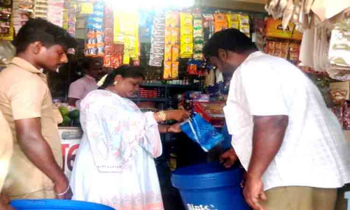 பிளாஸ்டிக் பொருட்கள் பறிமுதல் பிளாஸ்டிக் பொருட்கள் பறிமுதல்