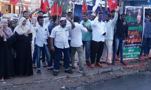 தி கேரளா ஸ்டோரி திரைப்படத்தை கண்டித்து எஸ்.டி.பி.ஐ. கட்சி ஆர்ப்பாட்டம்
