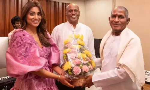 இளையராஜாவை சந்தித்த மியூசிக் ஸ்கூல் பட இயக்குனர் பாப்பாராவ் மற்றும் ஸ்ரேயா சரண்