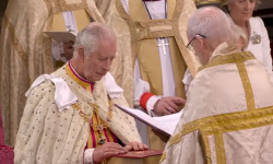 சார்லஸ் உறுதி மொழி எடுத்துக்கொண்டார் சார்லஸ் உறுதி மொழி எடுத்துக்கொண்டார்