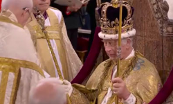 சார்லஸ் மன்னராக முடிசூட்டப்பட்டார் கிரீடம் அணிவிக்கப்பட்டது சார்லஸ் மன்னராக முடிசூட்டப்பட்டார் கிரீடம் அணிவிக்கப்பட்டது