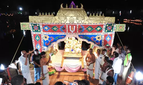 பூவராகசுவாமி கோவிலில் தெப்ப உற்சவம் பூவராகசுவாமி கோவிலில் தெப்ப உற்சவம்