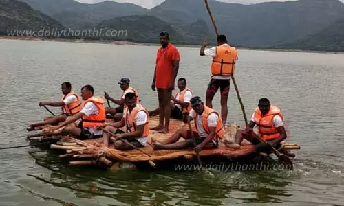 மத்திய ரிசர்வ் படை போலீசாருக்கு பயிற்சி மத்திய ரிசர்வ் படை போலீசாருக்கு பயிற்சி
