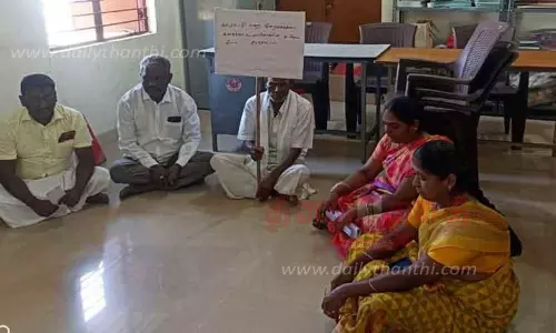 தி.மு.க. கவுன்சிலர்கள் உள்ளிருப்பு போராட்டம்