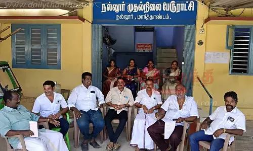 கவுன்சிலர்கள் உள்ளிருப்பு போராட்டம்