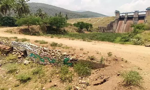 அடிப்படை வசதிகள் இன்றி பரிதவிக்கும் கிராம மக்கள்