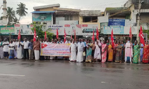 பரமத்திவேலூரில் மார்க்சிஸ்ட் கம்யூனிஸ்டு கட்சியினர் ஆர்ப்பாட்டம்