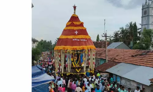 புனித தோமையார் ஆலய தேர்பவனி
