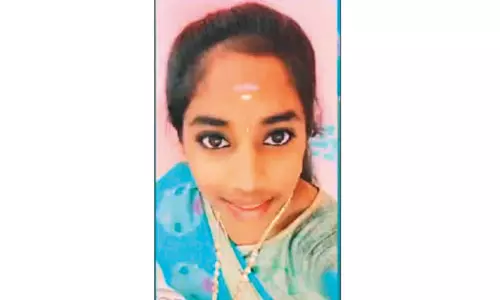 பிளஸ்-2 தேர்வில் தோல்வியால் காதலன் இறந்த சோகத்தில் பிளஸ்-1 மாணவி தற்கொலை