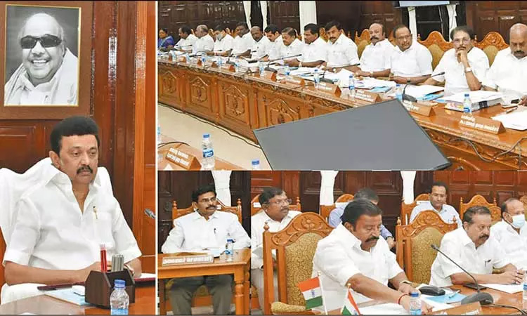 மூத்த அமைச்சர்களின் இலாகாக்கள் மாற்றம்..? நாளை வெளியாகப்போகும் அதிகாரப்பூர்வ அறிவிப்பு..? - முதல்-அமைச்சரின் அதிரடி பிளான்