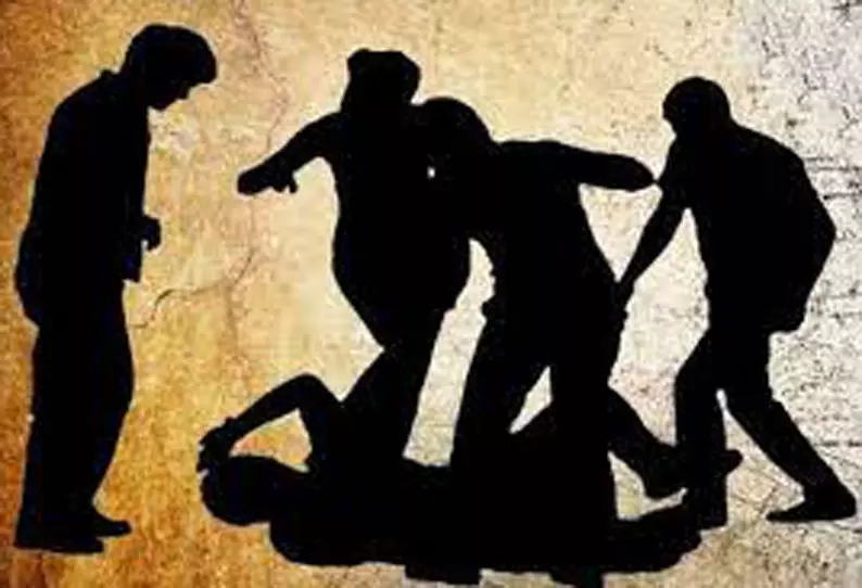 முன்னாள் காதலனை மும்பை வரவழைத்து காலை உடைத்த பெண்- அக்காளுடன் கைதானார் முன்னாள் காதலனை மும்பை வரவழைத்து காலை உடைத்த பெண்- அக்காளுடன் கைதானார்