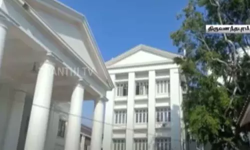 கேரள தலைமைச் செயலகத்தில் மின்கசிவு காரணமாக திடீர் தீ விபத்து