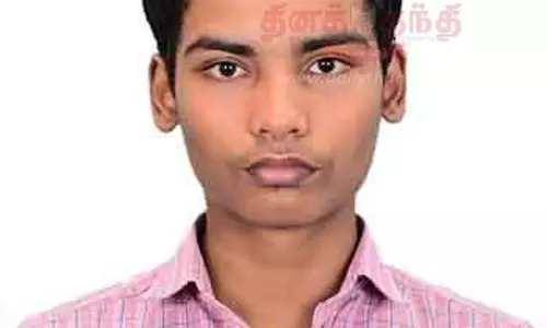 கல்வி சுற்றுலா செல்லும் மாணவ-மாணவிகள்