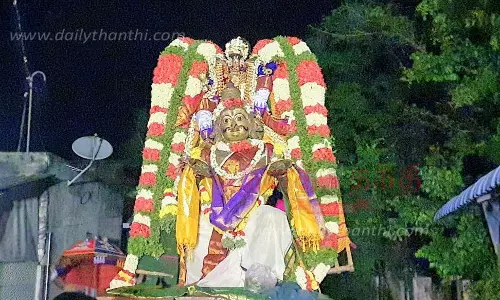 தாமோதர நாராயண பெருமாள் கோவிலில் கருட சேவை