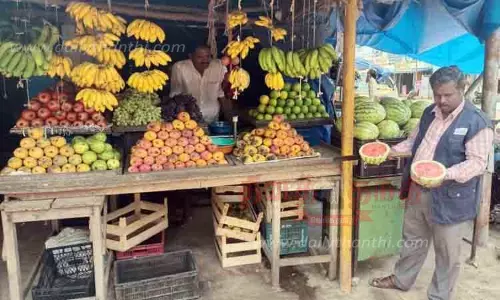 ரசாயன முறையில் பழுக்க வைத்த மாம்பழங்கள் பறிமுதல்