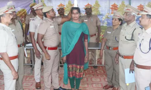 ஊர்க்காவல் படை- கடலோர பாதுகாப்பு குழுமத்திற்கு ஆட்கள் தேர்வுபோலீஸ் சூப்பிரண்டு ராஜாராம் ஆய்வு ஊர்க்காவல் படை- கடலோர பாதுகாப்பு குழுமத்திற்கு ஆட்கள் தேர்வுபோலீஸ் சூப்பிரண்டு ராஜாராம் ஆய்வு