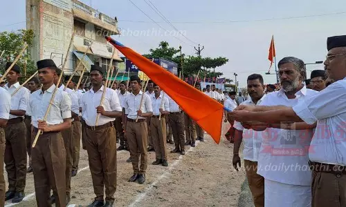 ஆர்.எஸ்.எஸ். ஊர்வலம் ஆர்.எஸ்.எஸ். ஊர்வலம்