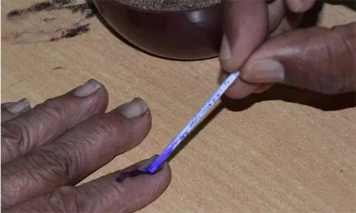 கர்நாடக சட்டசபை தேர்தலில் 1.30 லட்சம் அழியாத மை பாட்டில்கள், 90 ஆயிரம் மெழுகுகள் பயன்பாடு