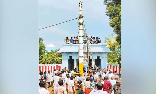 85 ஆண்டுகளுக்கு பின்பு சாமுண்டேஸ்வரி கோவிலில் கொடிமரம் பிரதிஷ்டை