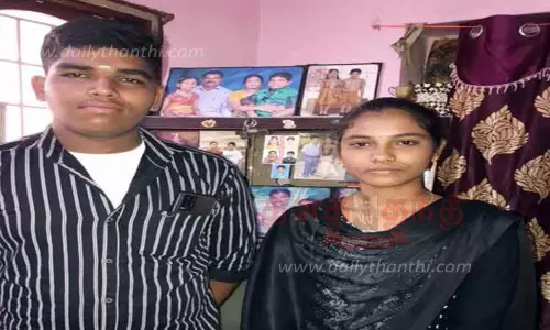 பிளஸ்-2 பொதுத்தேர்வில் 530 மதிப்பெண் எடுத்த இரட்டையர்கள்