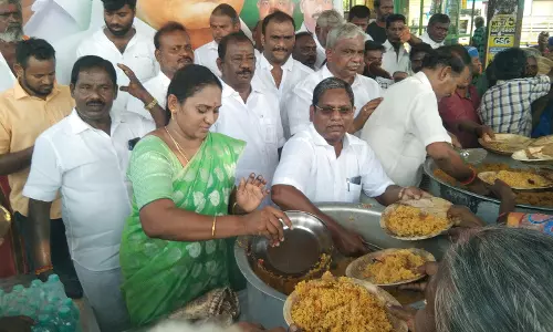 எடப்பாடி பழனிசாமி பிறந்தநாள் விழா எடப்பாடி பழனிசாமி பிறந்தநாள் விழா