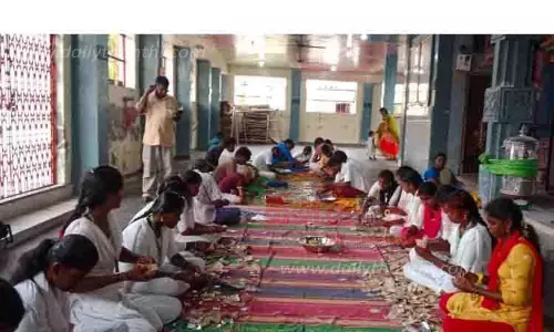 மெய்க்கண்ணுடையாள் அம்மன் கோவிலில் ரூ.3¾ லட்சம் உண்டியல் காணிக்கை வசூல்