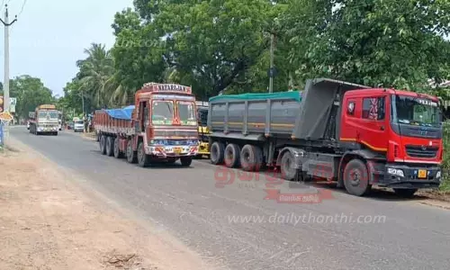 அதிக பாரம் ஏற்றிச் செல்லும் கனரக வாகனங்களுக்கு திடீர் தடை அதிக பாரம் ஏற்றிச் செல்லும் கனரக வாகனங்களுக்கு திடீர் தடை