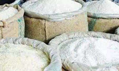 பங்களாப்புதூர் அருகேரேஷன் அரிசி கடத்திய 2 பேர் கைது