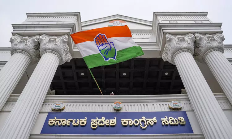 கர்நாடகாவில் தனிப்பெரும்பான்மையுடன் காங்கிரஸ் அமோக வெற்றி...! கர்நாடகாவில் தனிப்பெரும்பான்மையுடன் காங்கிரஸ் அமோக வெற்றி...!