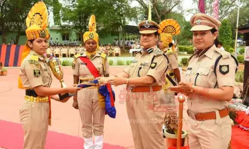 பெண் காவலர்களுக்கு பயிற்சி நிறைவு விழா