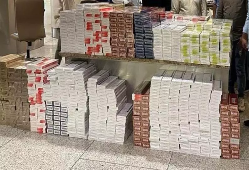 ரூ.24 கோடி வெளிநாட்டு சிகரெட் பறிமுதல் ரூ.24 கோடி வெளிநாட்டு சிகரெட் பறிமுதல்