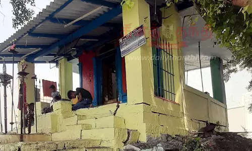 மலைக்கோவில் குன்றின் மீது அமைந்துள்ள முனியப்பன் கோவில் மலைக்கோவில் குன்றின் மீது அமைந்துள்ள முனியப்பன் கோவில்