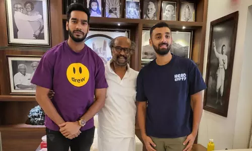 சூப்பர் ஸ்டார் ரஜினியை சந்தித்த கொல்கத்தா அணி வீரர்கள்...!