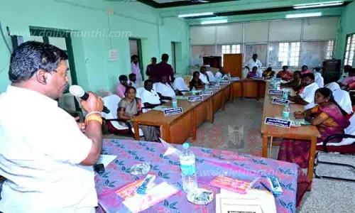 சாலை வசதிகளை மேம்படுத்த நடவடிக்கை எடுக்க வேண்டும்