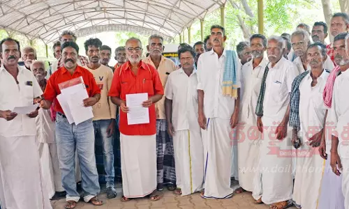 மாவட்டத்தில் அனைத்து காட்டுப்பகுதிகளிலும் வன உரிமை சட்டத்தை அமல்படுத்த வேண்டும்; பர்கூர் மலைவாழ் மக்கள் கலெக்டர் அலுவலகத்தில் மனு