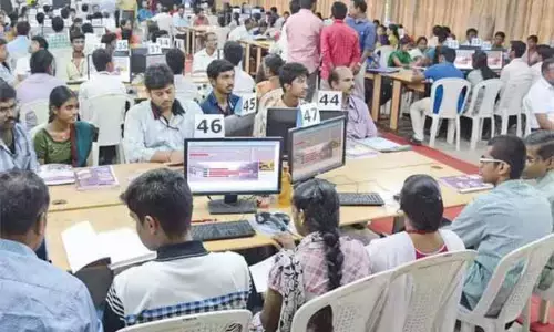 பொறியியல் மாணவர் சேர்க்கை - இதுவரை  2.29 லட்சம் மாணவர்கள் ஆன்லைன் வழியே  விண்ணப்பம்