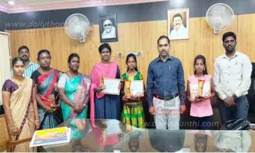 ஓவியப்போட்டியில் வெற்றி பெற்றவர்களுக்கு பரிசு