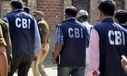 ரெயில்வே வேலைக்கு நிலம் லஞ்சமாக பெற்ற வழக்குலாலு கட்சி எம்.பி., எம்.எல்.ஏ. வீடுகளில் சி.பி.ஐ. சோதனை ரெயில்வே வேலைக்கு நிலம் லஞ்சமாக பெற்ற வழக்குலாலு கட்சி எம்.பி., எம்.எல்.ஏ. வீடுகளில் சி.பி.ஐ. சோதனை