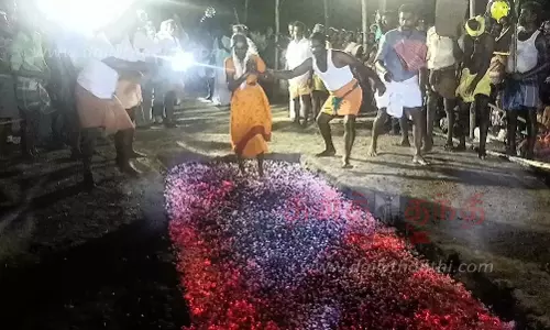 திரவுபதி அம்மன் கோவிலில் தீமிதி திருவிழா திரவுபதி அம்மன் கோவிலில் தீமிதி திருவிழா