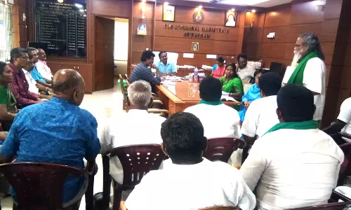 பொன்னணியாறு அணையை தூர்வார வேண்டும் - விவசாயிகள் குறைதீர் நாள் கூட்டத்தில் வலியுறுத்தல்