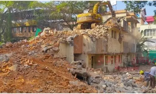 ரூ.347 கோடியில் நடந்து வரும் மதுரை ரெயில் நிலைய மறுசீரமைப்பு பணிகள் தீவிரம்