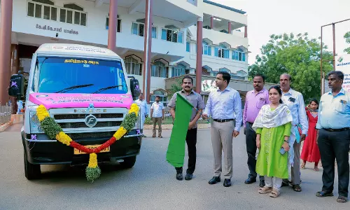 தூத்துக்குடி மத்திய கூட்டுறவு வங்கி சார்பில்வங்கி சேவை வாகனம் தொடக்கம்